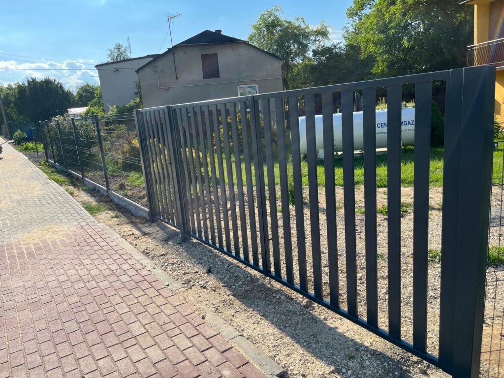 brama wjazdowa z furtką